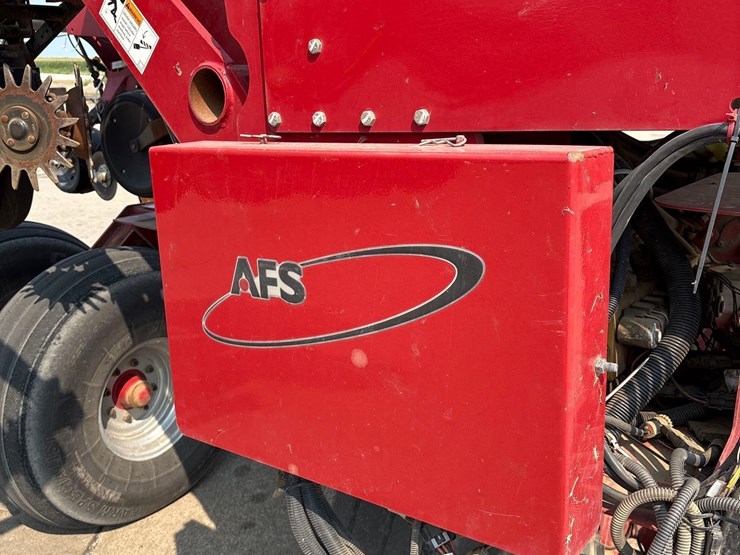 2011-case-ih-1240-image-44