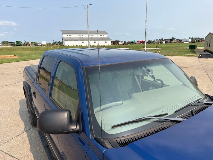 2004-chevrolet-silverado-1500-image-19