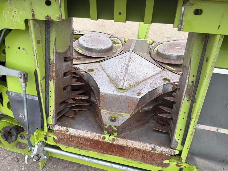 2019-claas-orbis-750-image-17