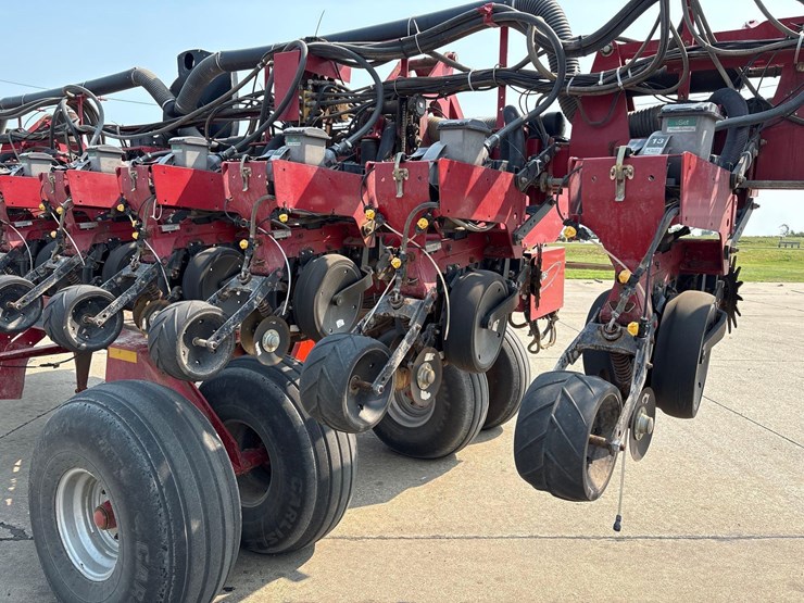 2011-case-ih-1240-image-8