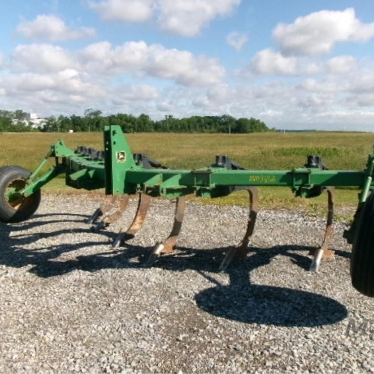 JOHN DEERE 910
