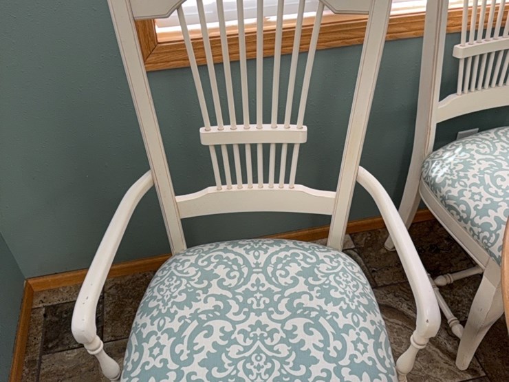 kitchen-table-and-6-chairs(does-not-include-plant)-image-6