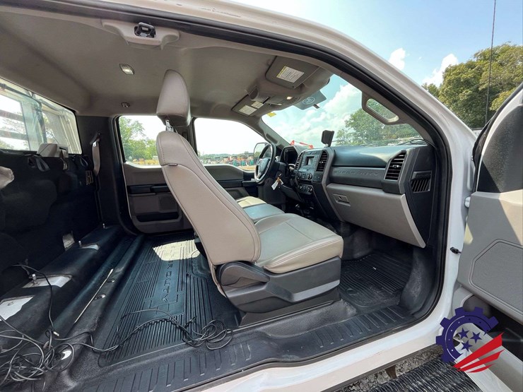 2017-ford-f550-xl-image-46