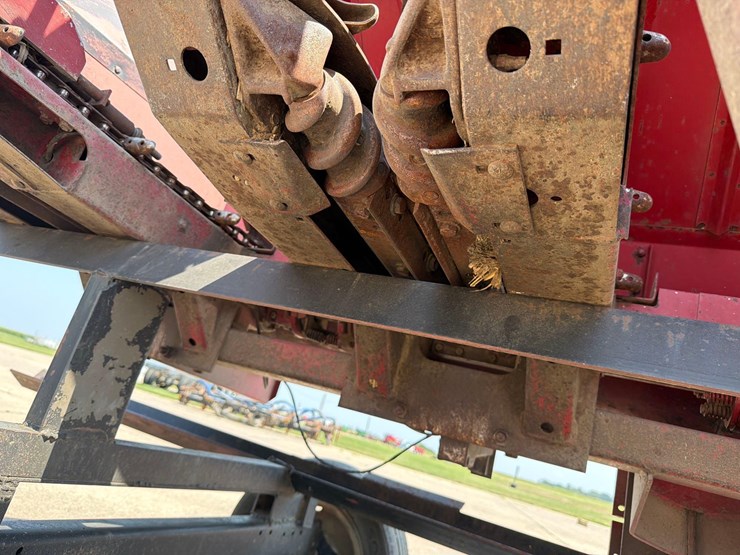 case-ih-1063-image-37