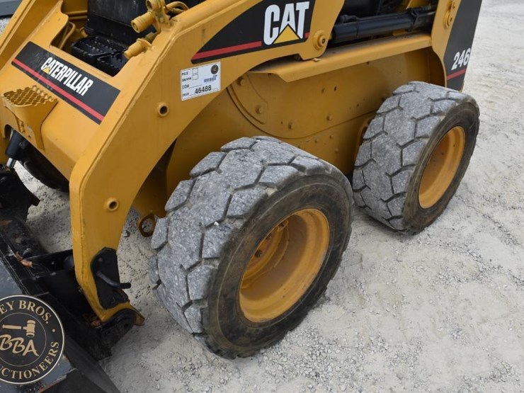 caterpillar-246-image-25