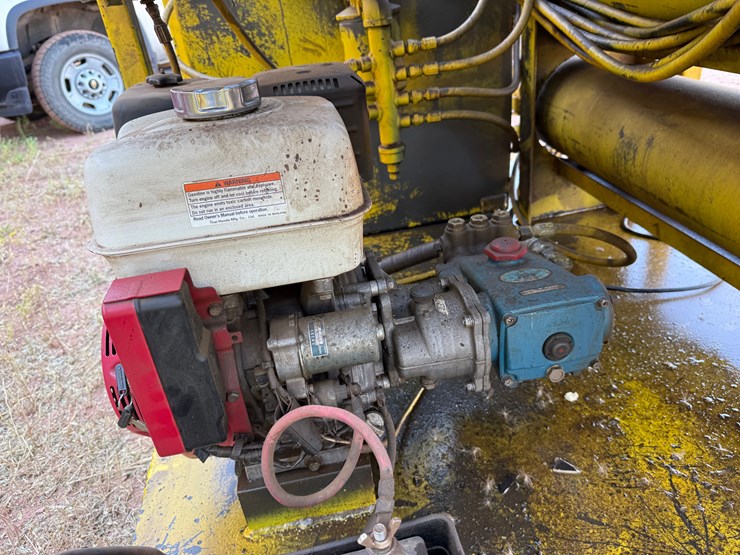 meyer-horizontal-3k-wp-gas-powered-3-station-accumulator-closing-unit,-skidded-image-6
