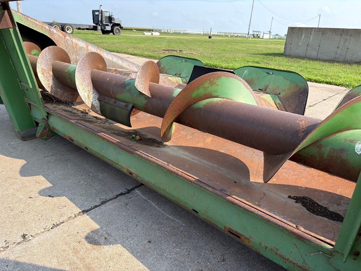 john-deere-444-image-15