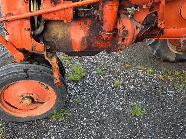 allis-chalmers-ca-tractor-w/cultivators-(runs)-image-17