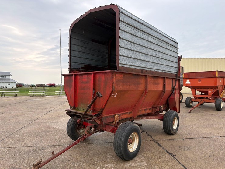 roda-12ft-rear-unload-metal-silage-wagon-image-1