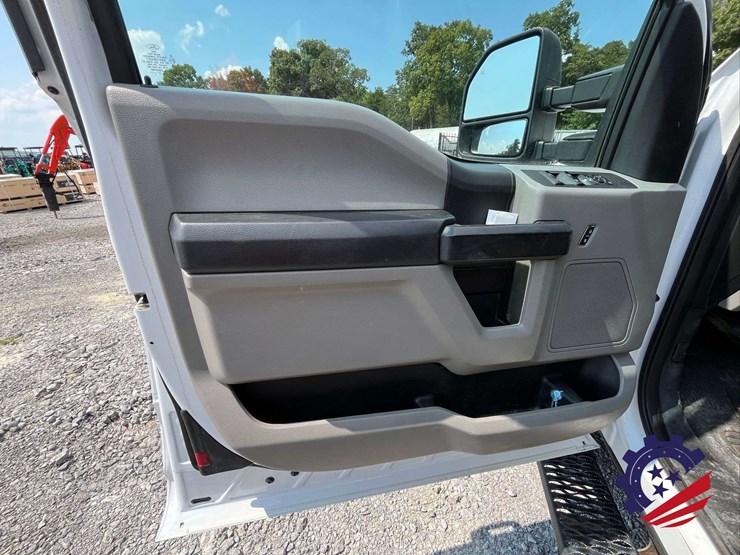 2017-ford-f550-xl-image-53