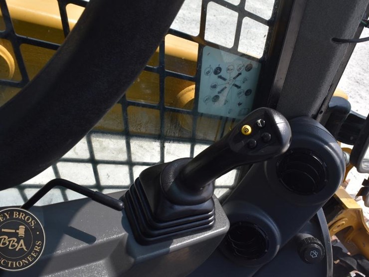2021-caterpillar-259d3-image-39