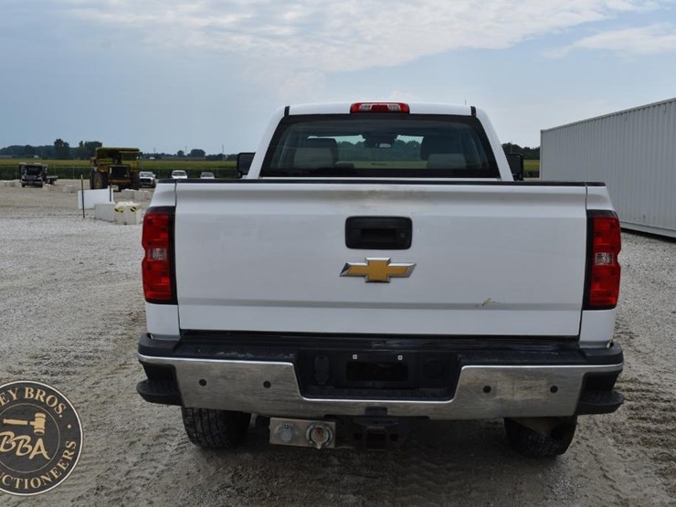 2018-chevrolet-silverado-2500hd-image-4