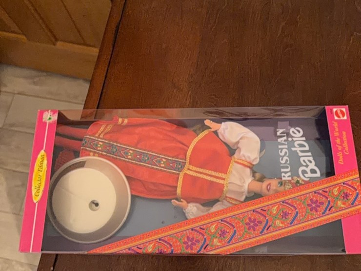 russian-barbie,-new-in-box-image-5