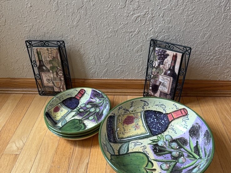 matching-wine-set,-newer-set,-mint-cond-image-1