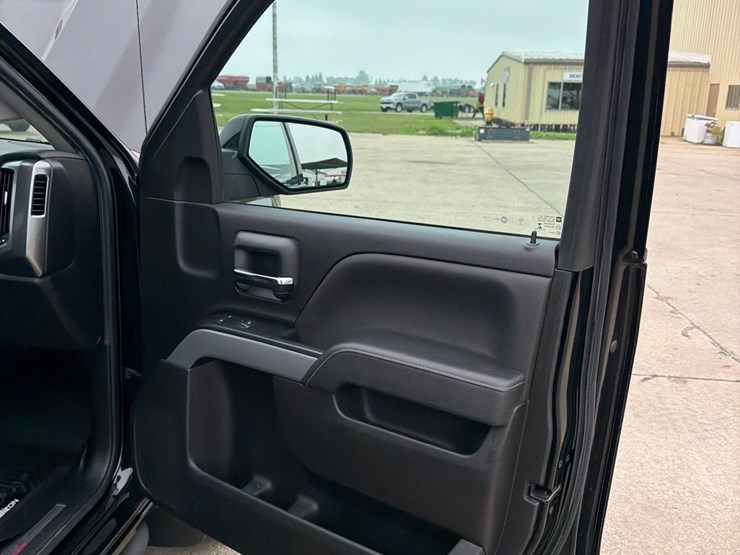 2018-chevrolet-1500-image-44