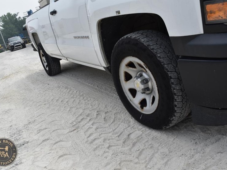 2015-chevrolet-silverado-1500-image-10