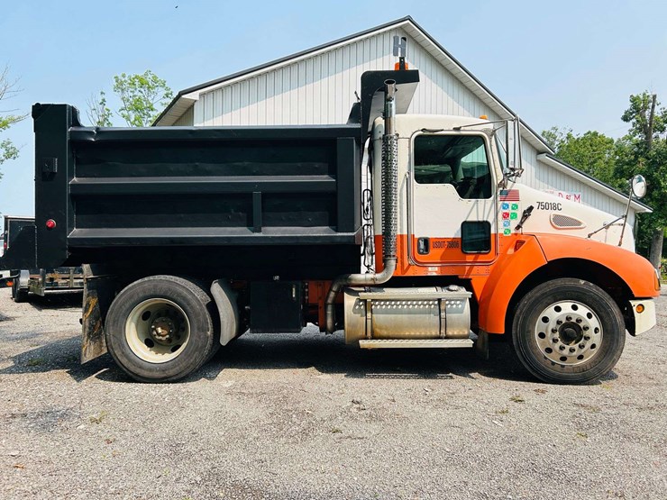 2005-kenworth-t300-image-4