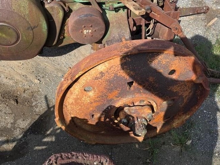 john-deere-tractor-(not-running)-image-12