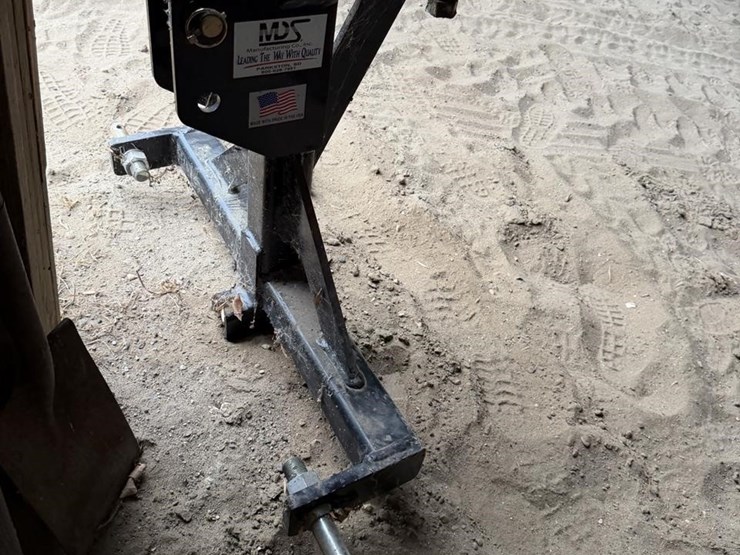 mds-3-point-gooseneck-hitches-image-2