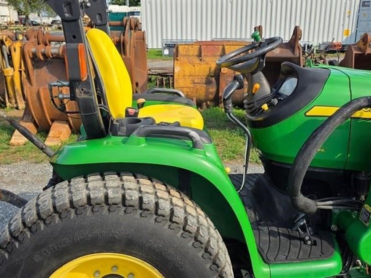 2013-john-deere-3520-image-13
