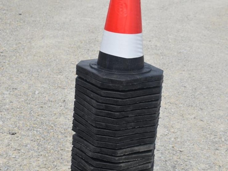 safety-cones-48536-image-1