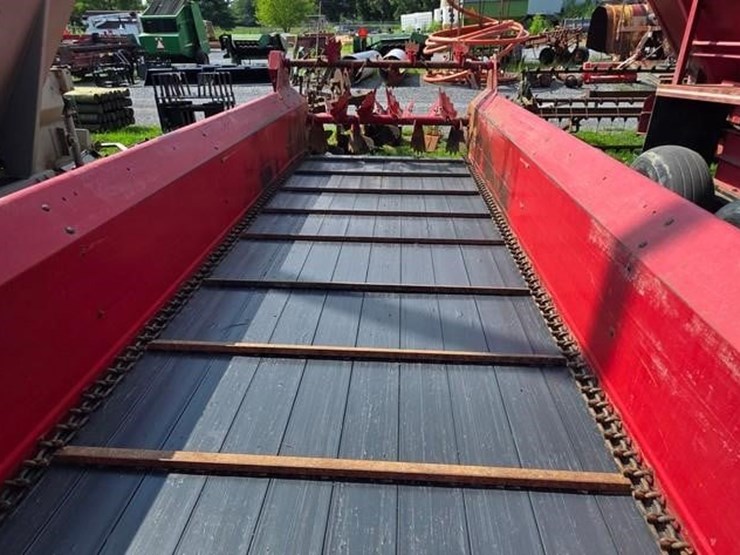 2019-new-holland-165-image-31