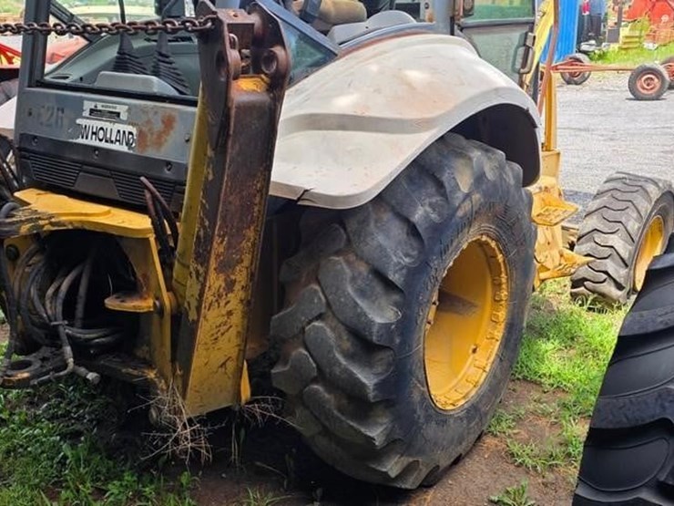 new-holland-555e-image-14
