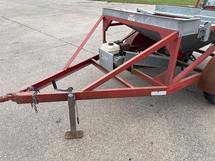 red-express-2-tote-seed-tender-trailer-image-12