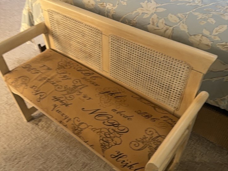 sitting-bench-for-foot-of-bed-image-11