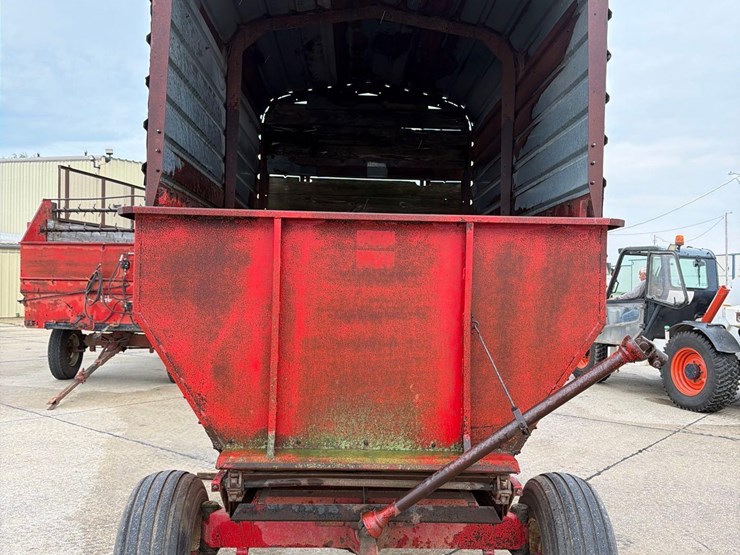 roda-12ft-rear-unload-metal-silage-wagon-image-2