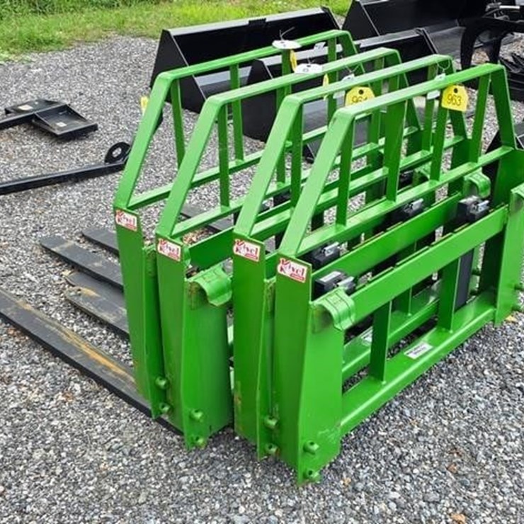 NEW KIVEL JOHN DEERE 3500LB. SKIDLOADER FORKS