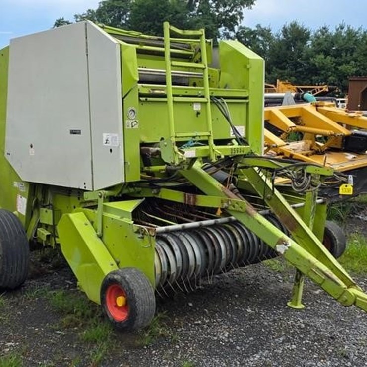 CLAAS ROUND BALER