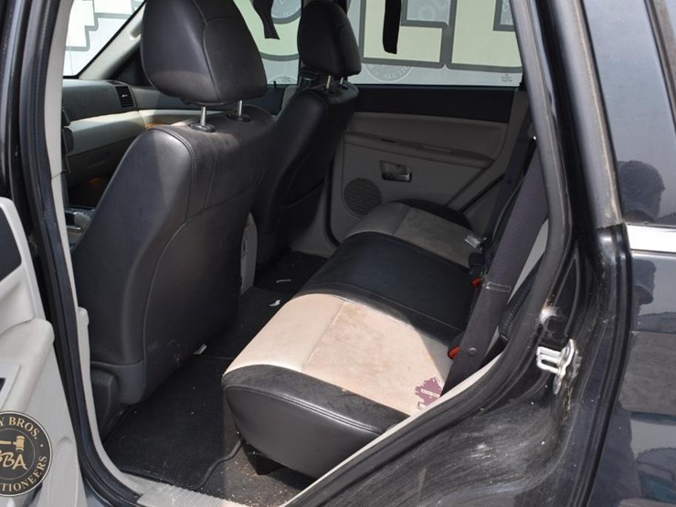 2009-jeep-grand-cherokee-limited-image-22