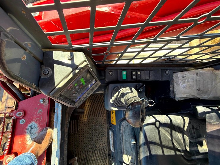 2020-takeuchi-tl8r2-image-5