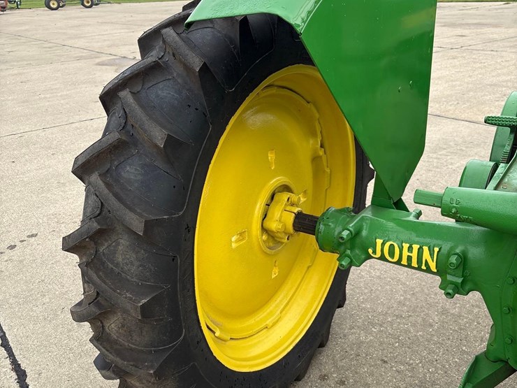john-deere-b-image-6