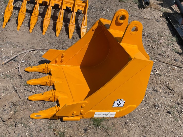 2026-caterpillar-305-image-2