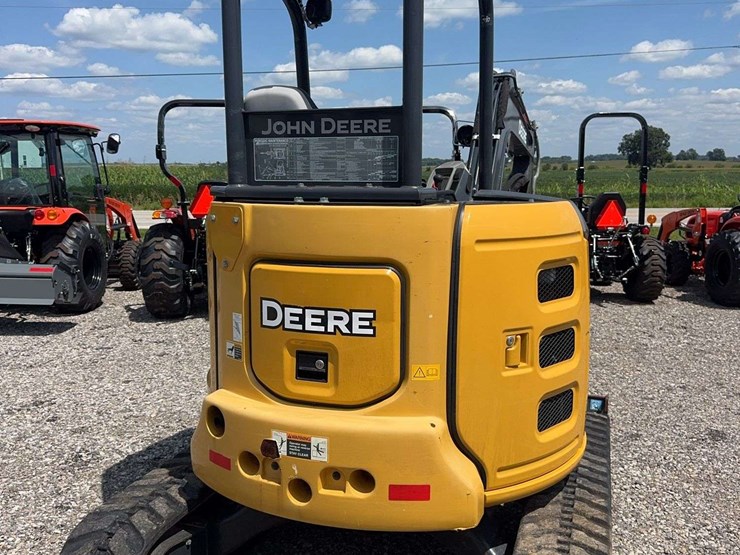 2020-deere-35g-image-3