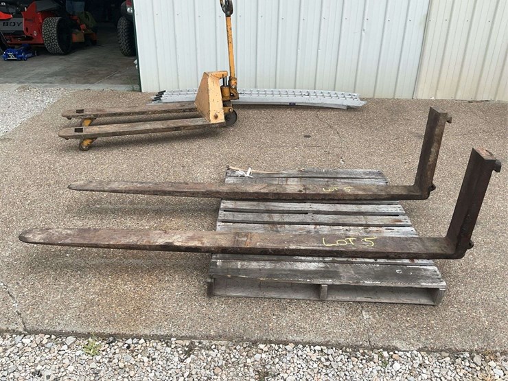 83”-fork-truck-forks-image-1
