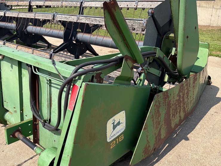 john-deere-216-image-21