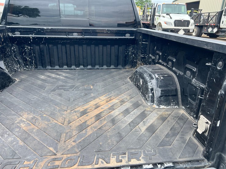 2022-chevrolet-silverado-1500-image-36