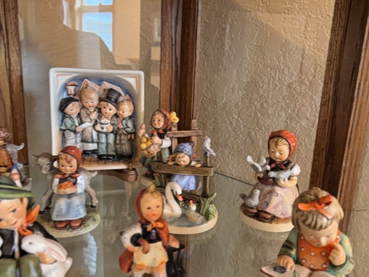 figurine-set,-goebel-west-germany,-winner-takes-the-entire-set-(12-pieces)-image-7