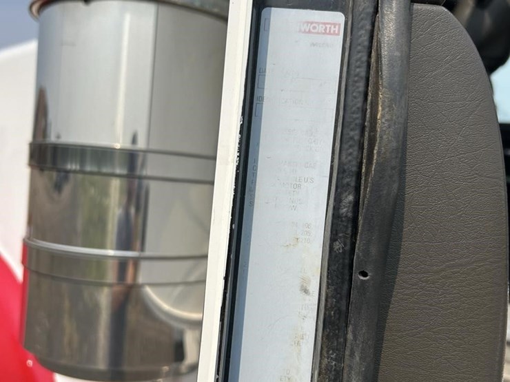2007-kenworth-w900-image-14