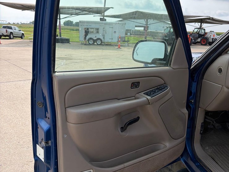 2004-chevrolet-silverado-1500-image-38