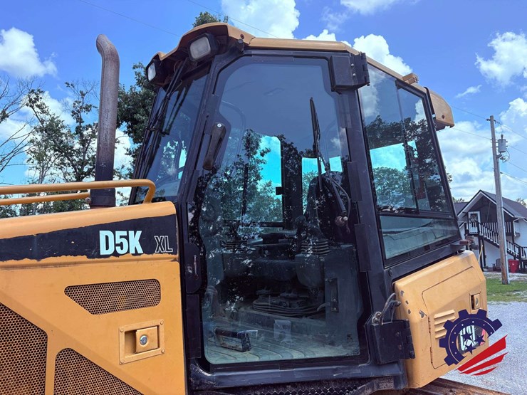 2009-caterpillar-d5k-xl-image-47
