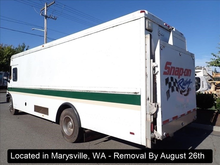 2001-freightliner-mt55-image-19