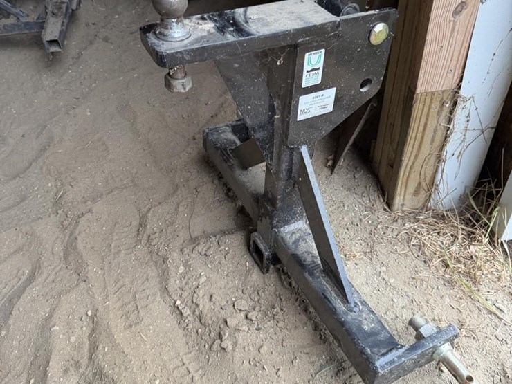 mds-3-point-gooseneck-hitches-image-3