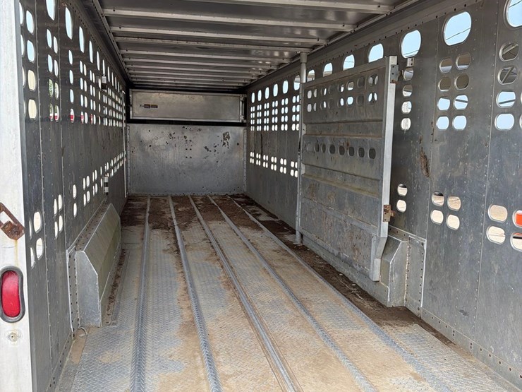 1991-wilson-livestock-trailer-image-24