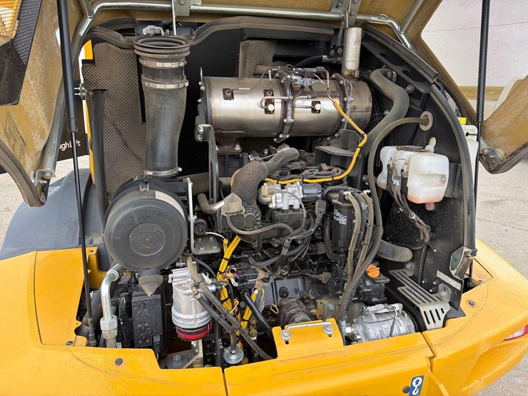 2021-deere-324l-image-55