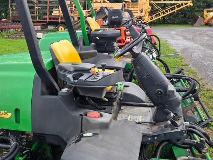 2005-john-deere-3225c-image-9