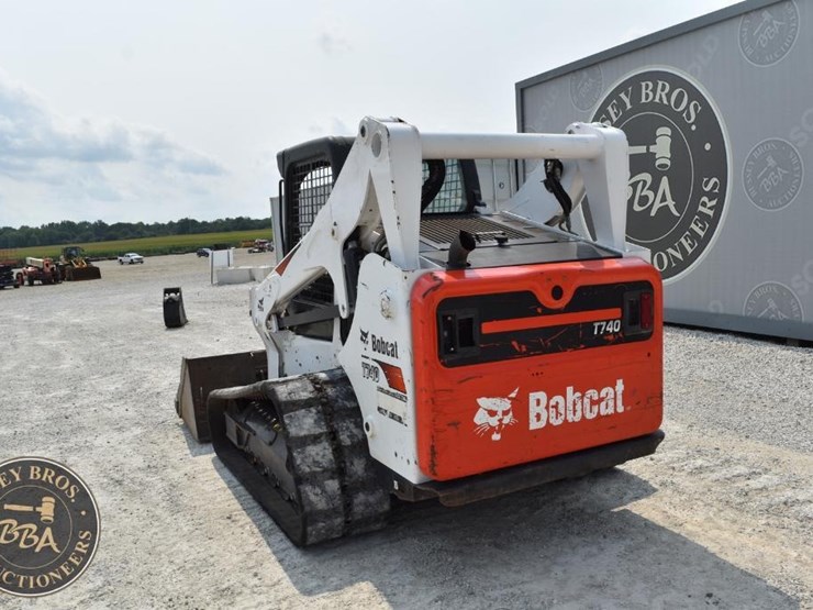 2019-bobcat-t740-image-14